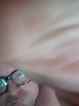 Snapshot of swingr chatting on 02-25-25, 02:33 swingr online show from 02-25-25, 02:33