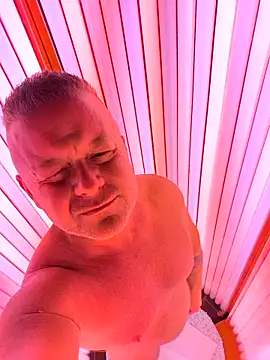 Snapshot of swingr chatting on 12-04-25, 01:53 swingr online show from 12-04-25, 01:53