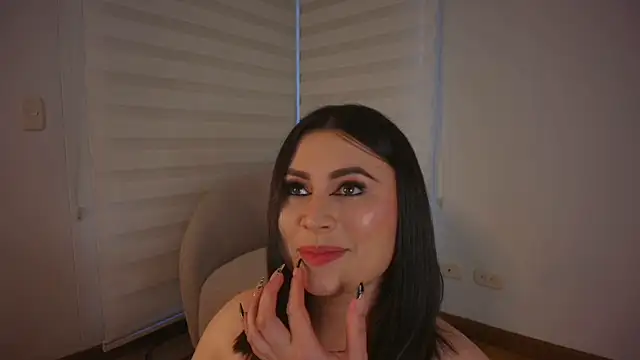 venusleroy  online show from 10-22-25, 10:20