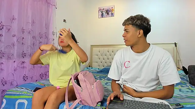 Snapshot of dafnezahiraa_ chatting on 03-01-25, 04:26 dafnezahiraa online show from 03-01-25, 04:26