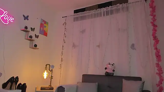 Snapshot of Alaia_Love77 chatting on 01-28-25, 09:40 Alaia Love77 online show from 01-28-25, 09:40