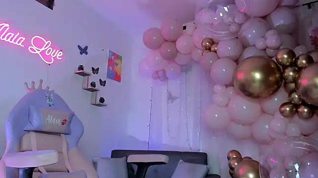 Snapshot of Alaia_Love77 chatting on 02-05-25, 10:55 Alaia Love77 online show from 02-05-25, 10:55