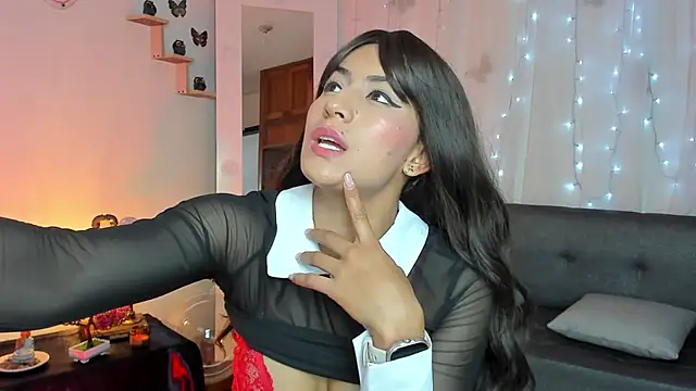 Snapshot of Alaia_Love77 chatting on 03-03-25, 07:06 Alaia Love77 online show from 03-03-25, 07:06