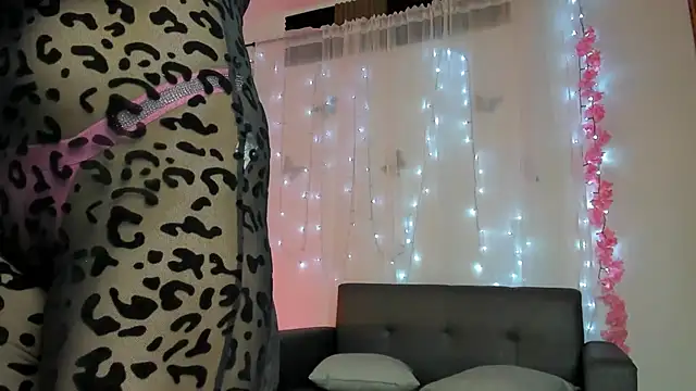 Snapshot of Alaia_Love77 chatting on 03-13-25, 10:10 Alaia Love77 online show from 03-13-25, 10:10