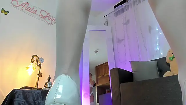 Snapshot of Alaia_Love77 chatting on 03-18-25, 10:15 Alaia Love77 online show from 03-18-25, 10:15