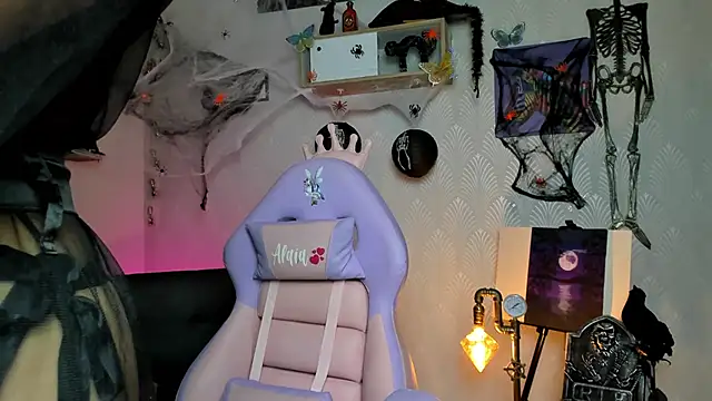 Snapshot of Alaia_Love77 chatting on 10-15-25, 03:34 Alaia Love77 online show from 10-15-25, 03:34