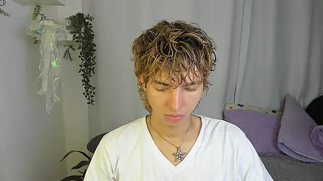 santy-kitty online show from 10-17-25, 02:26