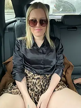 Sissy-Bee online show from 12-26-24, 02:27