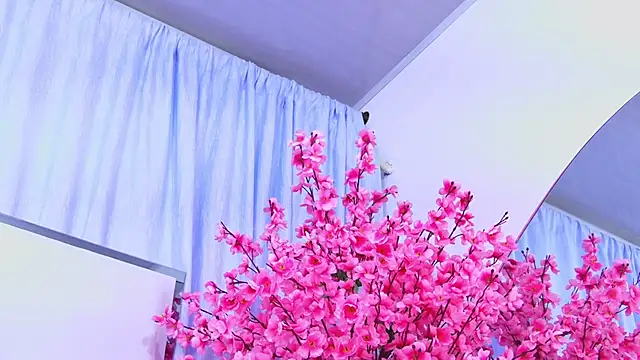 AlliciaKim online show from 04-28-26, 12:32