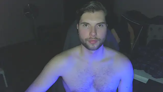 Snapshot of Ironman220 chatting on 03-06-25, 05:00 Ironman220 online show from 03-06-25, 05:00