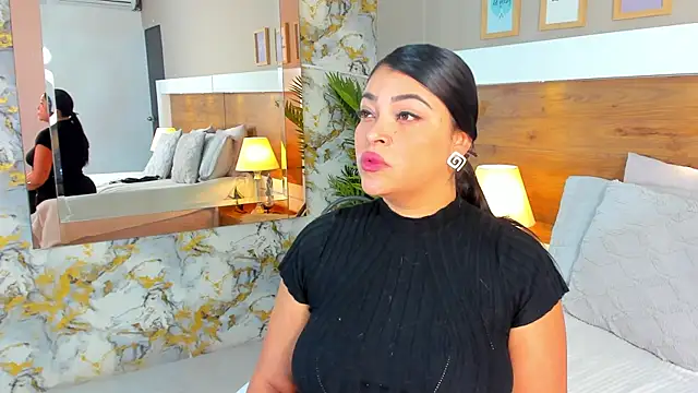 Snapshot of EmaBakker chatting on 12-01-25, 11:59 EmaBakker online show from 12-01-25, 11:59