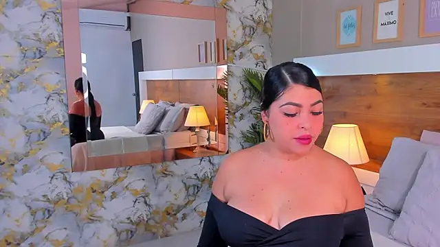 Snapshot of EmaBakker chatting on 12-02-25, 11:26 EmaBakker online show from 12-02-25, 11:26