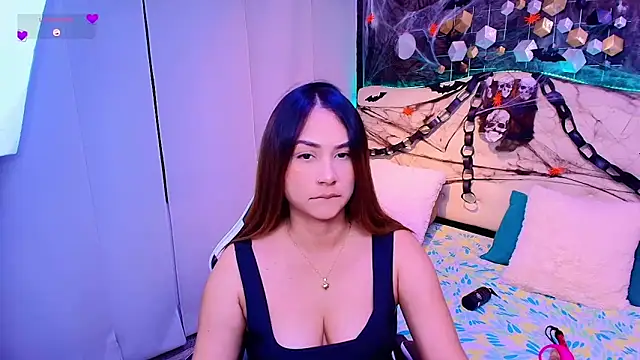 Love Ainhoa online show from 10-15-25, 02:39