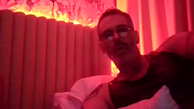 LIVEcamCUMDADDY online show from 04-06-26, 02:20