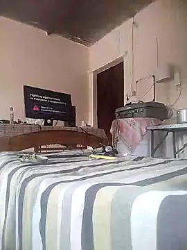 Snapshot of pura43 chatting on 02-19-25, 10:45 pura43 online show from 02-19-25, 10:45