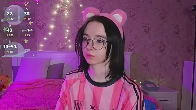 Snapshot of Nora_Failure chatting on 01-28-25, 10:02 Nora Failure online show from 01-28-25, 10:02