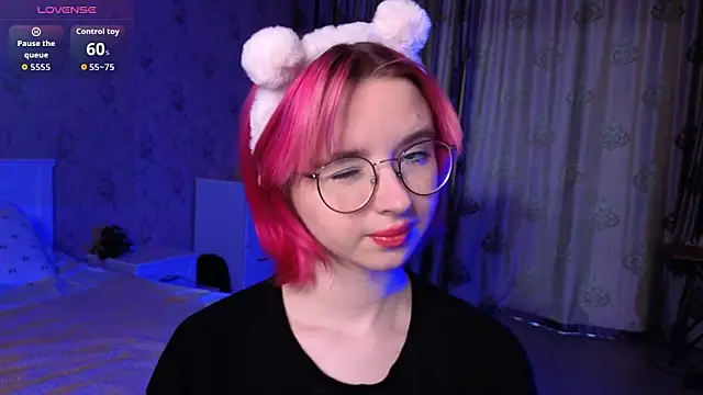 Snapshot of Nora_Failure chatting on 09-21-25, 03:08 Nora Failure online show from 09-21-25, 03:08