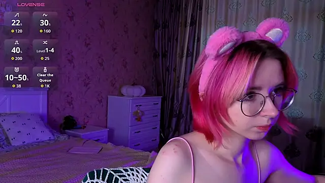 Snapshot of Nora_Failure chatting on 10-15-25, 02:01 Nora Failure online show from 10-15-25, 02:01