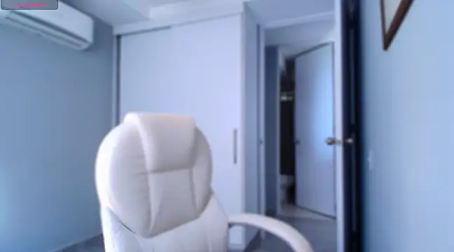 Snapshot of auroracaruso11 chatting on 01-11-25, 04:03 auroracaruso11 online show from 01-11-25, 04:03