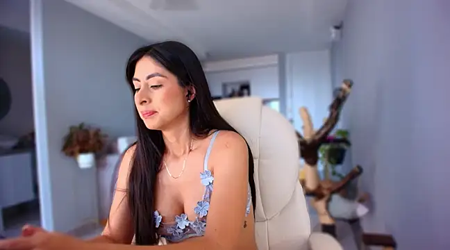 Snapshot of auroracaruso11 chatting on 03-22-25, 01:08 auroracaruso11 online show from 03-22-25, 01:08