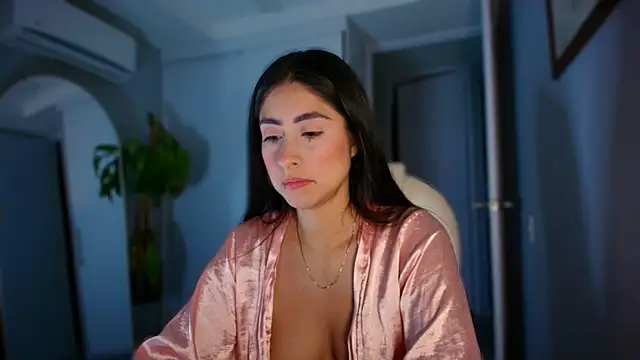 Snapshot of auroracaruso11 chatting on 10-03-25, 11:18 auroracaruso11 online show from 10-03-25, 11:18