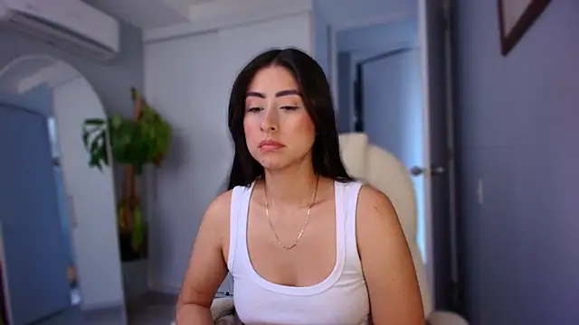 Snapshot of auroracaruso11 chatting on 10-04-25, 08:18 auroracaruso11 online show from 10-04-25, 08:18