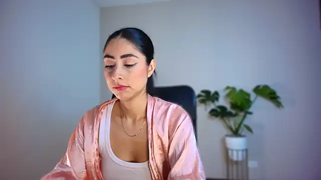 Snapshot of auroracaruso11 chatting on 01-14-26, 12:00 auroracaruso11 online show from 01-14-26, 12:00