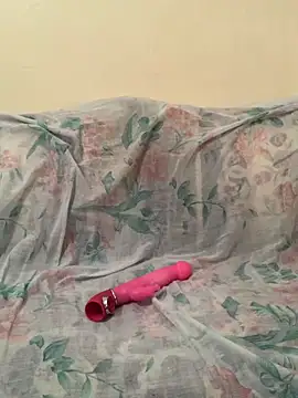 Layla-daloua online show from 10-05-25, 05:22