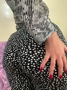 Layla-daloua online show from 03-26-26, 05:07