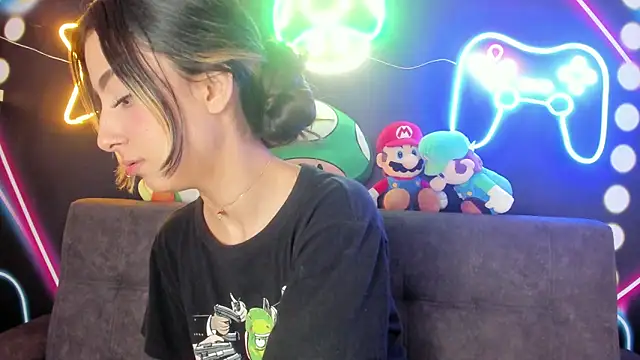 ParisFox  online show from 01-14-25, 11:37