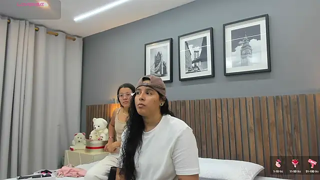 Snapshot of Dilan_y_Mia chatting on 01-13-25, 01:28 Dilan y Mia online show from 01-13-25, 01:28