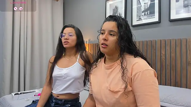 Snapshot of Dilan_y_Mia chatting on 01-15-25, 01:20 Dilan y Mia online show from 01-15-25, 01:20