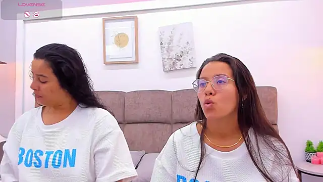 Snapshot of Dilan_y_Mia chatting on 02-12-25, 02:54 Dilan y Mia online show from 02-12-25, 02:54