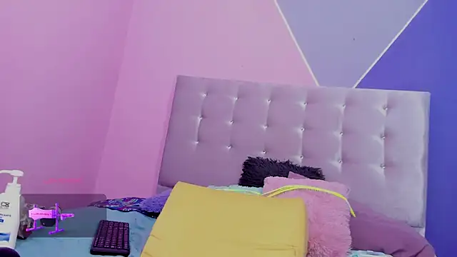 NiaBlanco online show from 01-27-25, 10:49