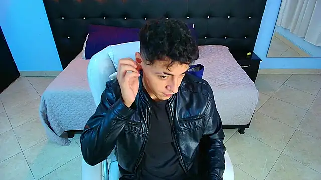 Lobo 17  online show from 01-11-25, 03:44