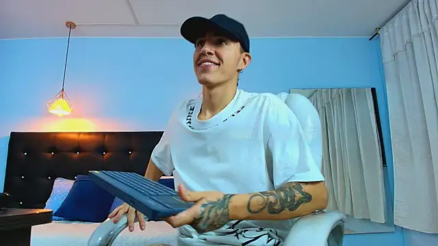 Lobo 17  online show from 03-01-25, 03:53