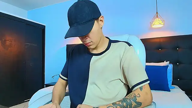 Lobo 17  online show from 03-11-25, 04:21