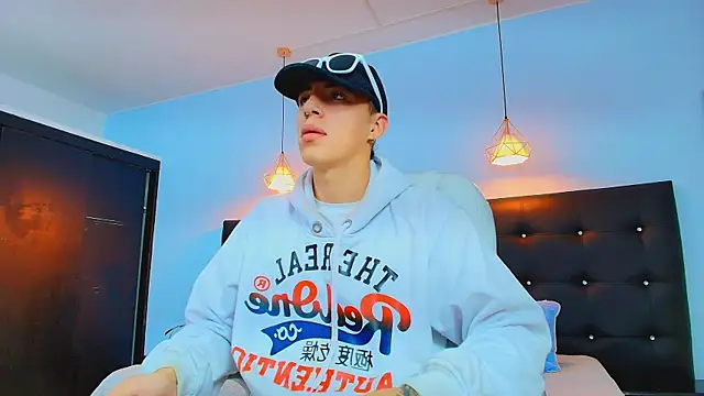 Lobo 17  online show from 03-12-25, 03:46