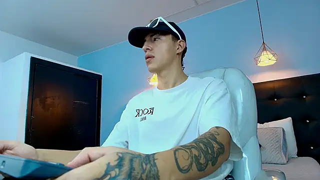 Lobo 17  online show from 03-15-25, 03:29