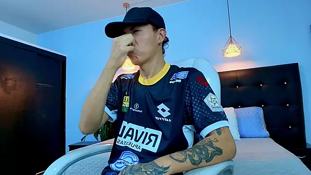 Lobo 17  online show from 03-19-25, 03:52