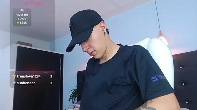 Lobo 17  online show from 10-05-25, 03:49