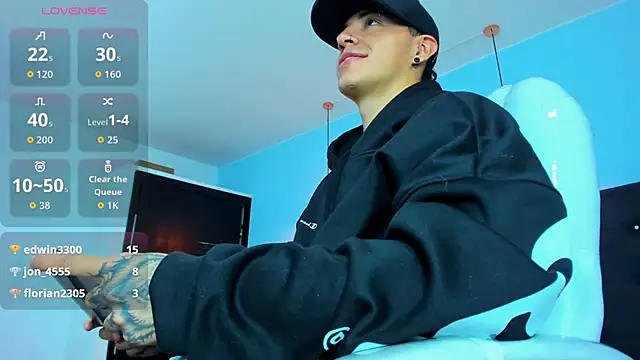 Snapshot of Lobo_17_ chatting on 11-01-25, 03:52 Lobo 17 online show from 11-01-25, 03:52