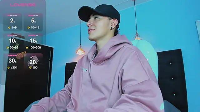 Snapshot of Lobo_17_ chatting on 11-05-25, 03:50 Lobo 17 online show from 11-05-25, 03:50