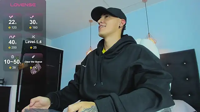 Snapshot of Lobo_17_ chatting on 11-14-25, 03:16 Lobo 17 online show from 11-14-25, 03:16