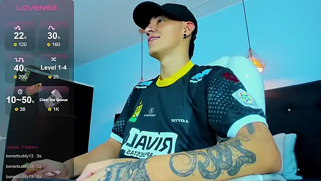 Snapshot of Lobo_17_ chatting on 11-20-25, 03:07 Lobo 17 online show from 11-20-25, 03:07