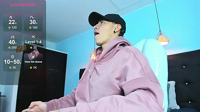 Snapshot of Lobo_17_ chatting on 11-28-25, 03:42 Lobo 17 online show from 11-28-25, 03:42