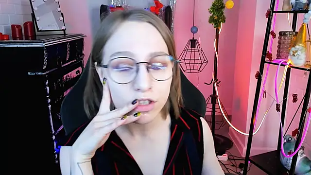 AphexQueen online show from 12-19-24, 07:18