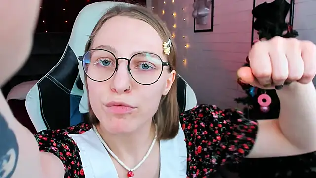 AphexQueen online show from 12-20-24, 04:14