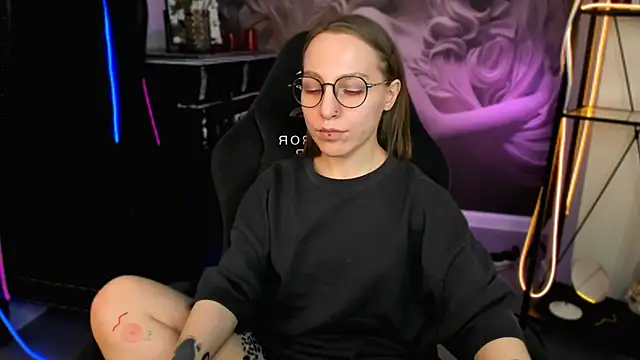 AphexQueen online show from 02-14-25, 04:09