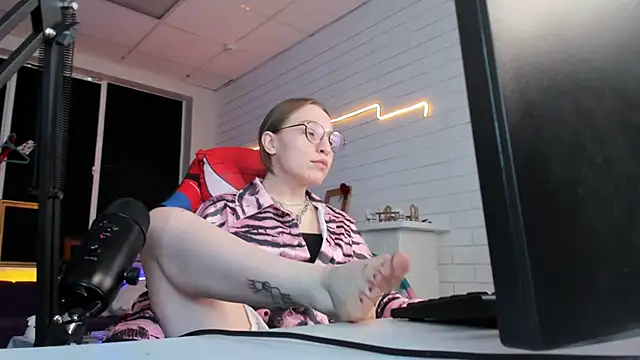 AphexQueen online show from 02-26-25, 07:16